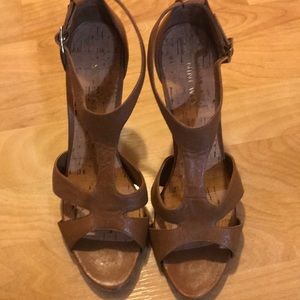 NWT Nine West heels in caramel color